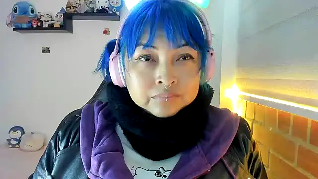 Snapshot of Shaddycute_ chatting on November 6, 2025, 4:02 am Shaddycute online show from November 6, 2025, 4:02 am