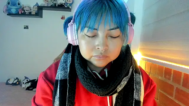 Snapshot of Shaddycute_ chatting on December 5, 2025, 10:02 am Shaddycute online show from December 5, 2025, 10:02 am