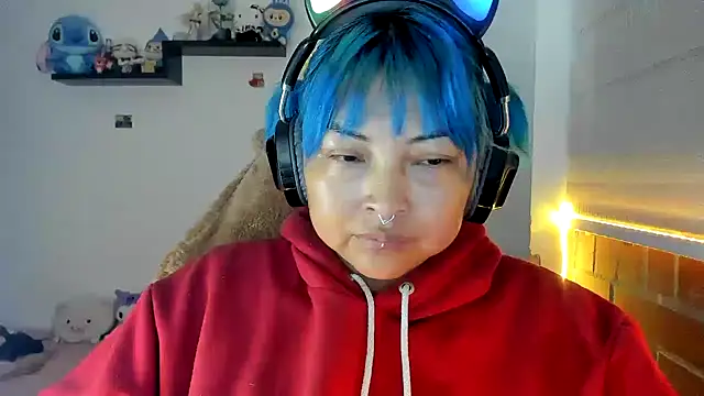 Snapshot of Shaddycute_ chatting on December 16, 2025, 11:26 am Shaddycute online show from December 16, 2025, 11:26 am