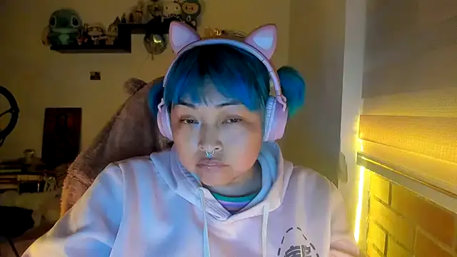 Snapshot of Shaddycute_ chatting on January 12, 2026, 1:33 am Shaddycute online show from January 12, 2026, 1:33 am