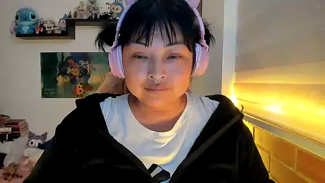 Snapshot of Shaddycute_ chatting on February 12, 2026, 7:53 pm Shaddycute online show from February 12, 2026, 7:53 pm