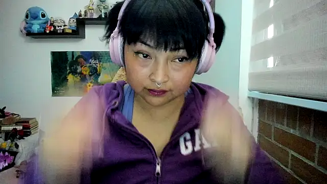 Snapshot of Shaddycute_ chatting on February 14, 2026, 2:14 pm Shaddycute online show from February 14, 2026, 2:14 pm