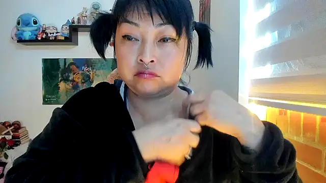 Snapshot of Shaddycute_ chatting on February 15, 2026, 2:36 pm Shaddycute online show from February 15, 2026, 2:36 pm