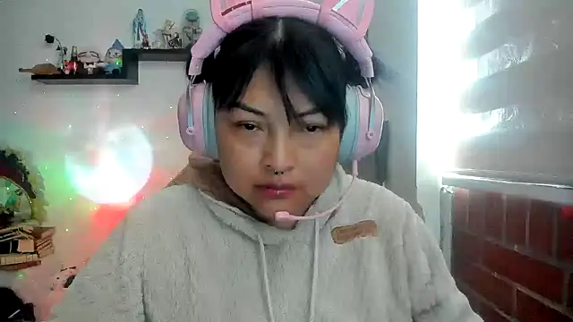 Shaddycute  online show from April 10, 2026, 6:34 pm