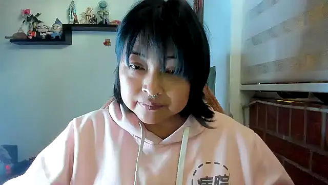 Shaddycute  online show from May 5, 2026, 2:03 pm