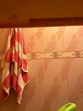 L-LOVE online show from October 15, 2025, 8:09 pm