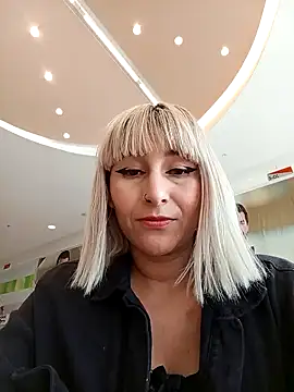 florecita9 online show from December 23, 2024, 9:08 pm