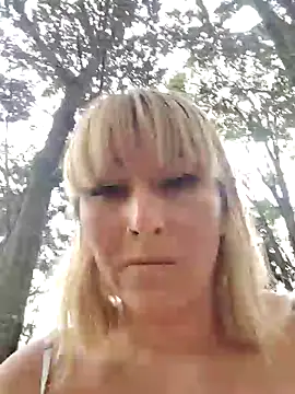 florecita9 online show from February 11, 2025, 4:35 pm