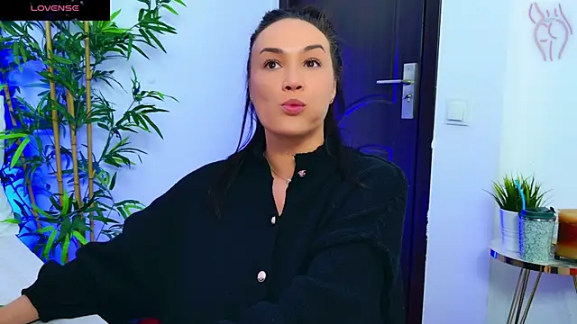 DaliyaArabian online show from October 24, 2025, 5:37 am