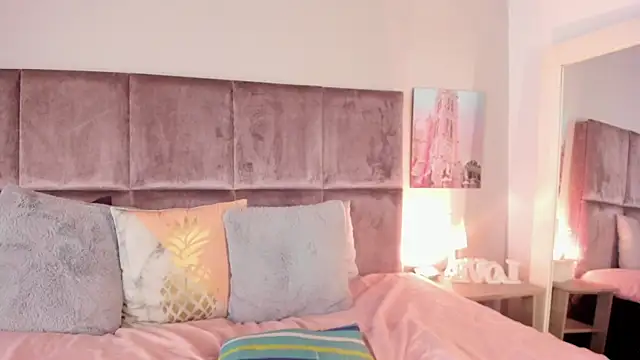 Snapshot of Salomesimos1 chatting on March 13, 2025, 5:22 am Salomesimos1 online show from March 13, 2025, 5:22 am