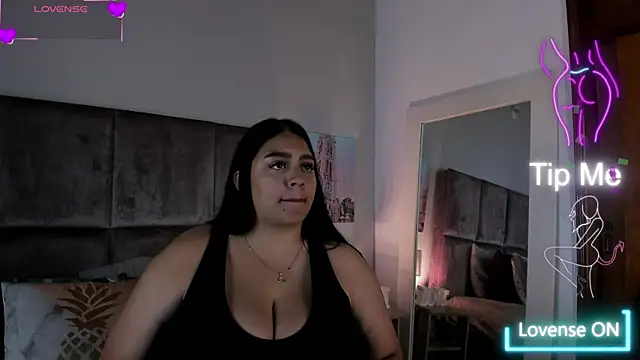 Snapshot of Salomesimos1 chatting on March 22, 2025, 11:09 pm Salomesimos1 online show from March 22, 2025, 11:09 pm