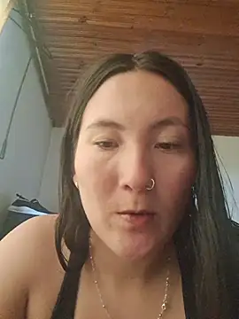 Snapshot of Elle_Lee_ chatting on April 8, 2026, 7:25 pm Elle Lee online show from April 8, 2026, 7:25 pm