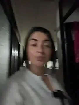 karenlennox1 online show from April 10, 2026, 12:27 am