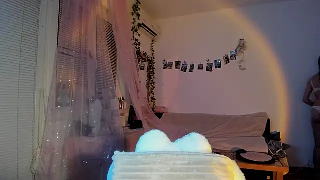 Jenny darling love online show from September 8, 2025, 5:45 pm