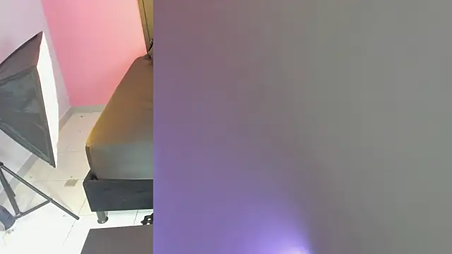 Kate bunny  online show from December 21, 2025, 11:39 am