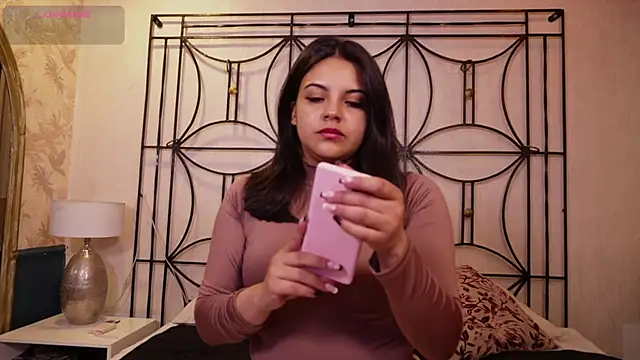 Snapshot of Sophia_wilsonn_ chatting on January 17, 2026, 11:15 am Sophia wilsonn online show from January 17, 2026, 11:15 am