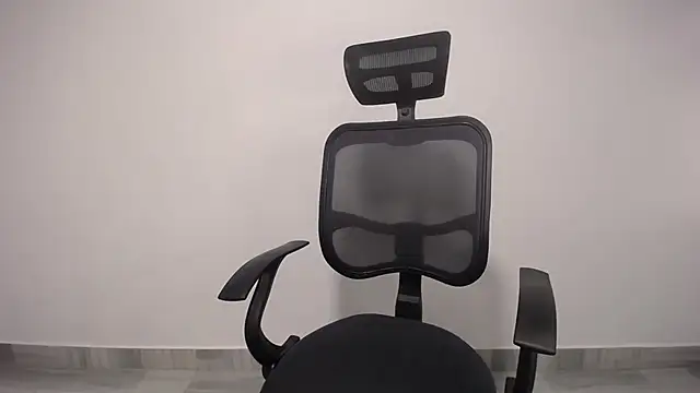 Snapshot of present_the_magic chatting on January 21, 2025, 4:10 am present the magic online show from January 21, 2025, 4:10 am