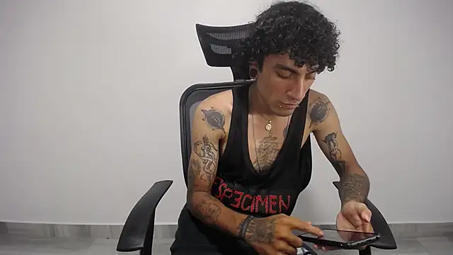 Snapshot of present_the_magic chatting on January 27, 2025, 4:20 am present the magic online show from January 27, 2025, 4:20 am