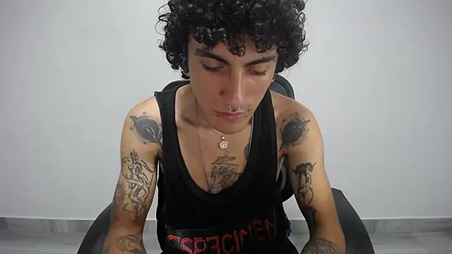 Snapshot of present_the_magic chatting on January 31, 2025, 5:19 am present the magic online show from January 31, 2025, 5:19 am