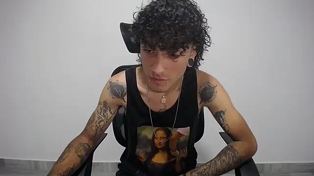 Snapshot of present_the_magic chatting on February 9, 2025, 8:24 pm present the magic online show from February 9, 2025, 8:24 pm