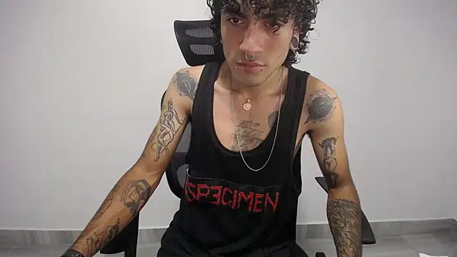 Snapshot of present_the_magic chatting on February 12, 2025, 7:13 pm present the magic online show from February 12, 2025, 7:13 pm