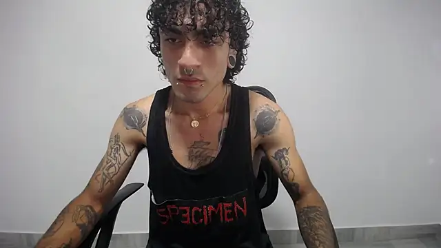 Snapshot of present_the_magic chatting on February 14, 2025, 1:13 am present the magic online show from February 14, 2025, 1:13 am