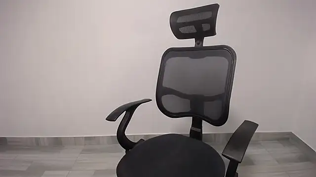 Snapshot of present_the_magic chatting on February 23, 2025, 5:45 am present the magic online show from February 23, 2025, 5:45 am