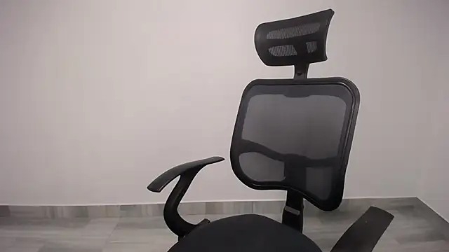 Snapshot of present_the_magic chatting on March 5, 2025, 6:12 am present the magic online show from March 5, 2025, 6:12 am