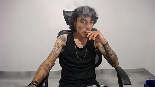 Snapshot of present_the_magic chatting on March 13, 2025, 1:10 am present the magic online show from March 13, 2025, 1:10 am