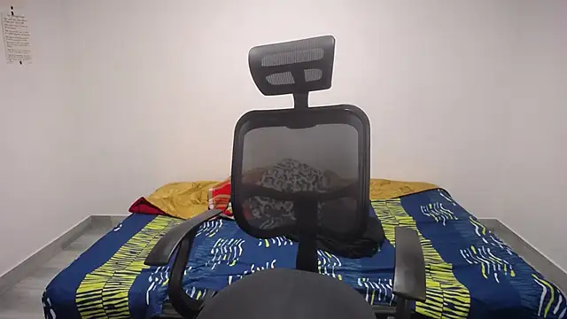 Snapshot of present_the_magic chatting on September 11, 2025, 7:03 pm present the magic online show from September 11, 2025, 7:03 pm