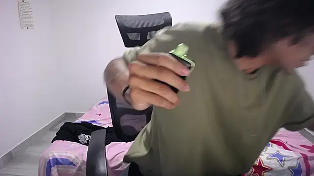 Snapshot of present_the_magic chatting on September 25, 2025, 5:55 am present the magic online show from September 25, 2025, 5:55 am