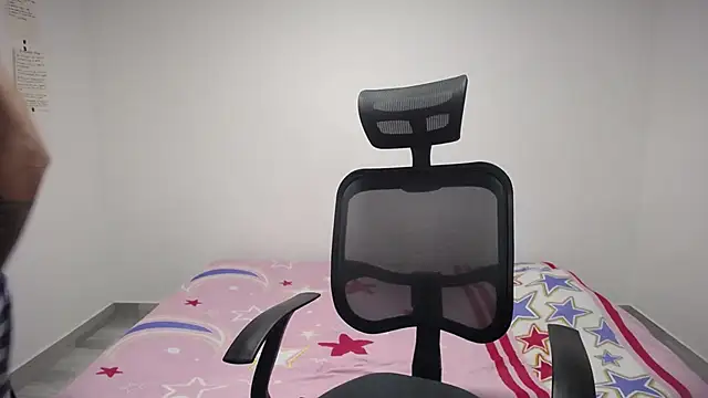 Snapshot of present_the_magic chatting on October 12, 2025, 12:53 am present the magic online show from October 12, 2025, 12:53 am