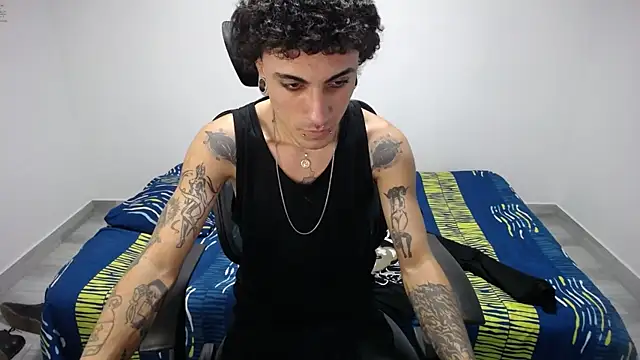 Snapshot of present_the_magic chatting on October 20, 2025, 9:59 pm present the magic online show from October 20, 2025, 9:59 pm