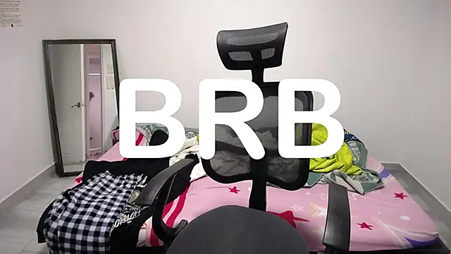 Snapshot of present_the_magic chatting on November 2, 2025, 5:59 pm present the magic online show from November 2, 2025, 5:59 pm