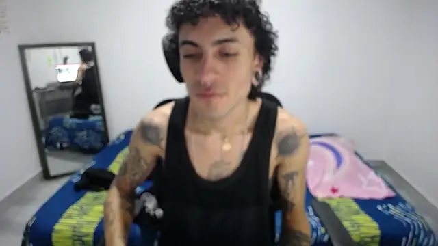 Snapshot of present_the_magic chatting on November 20, 2025, 5:29 am present the magic online show from November 20, 2025, 5:29 am