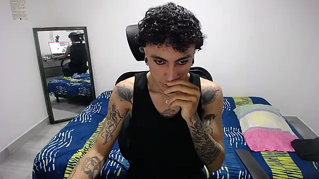 Snapshot of present_the_magic chatting on March 2, 2026, 4:14 am present the magic online show from March 2, 2026, 4:14 am