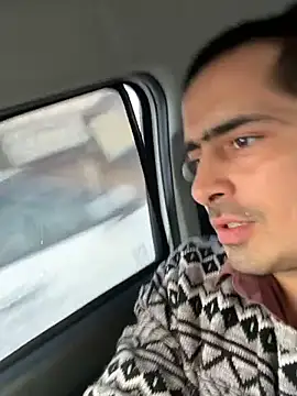 shivani0999 online show from January 19, 2026, 2:37 am