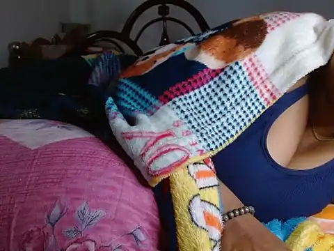 Snapshot of TASHa009 chatting on January 16, 2025, 2:09 am TASHa009 online show from January 16, 2025, 2:09 am