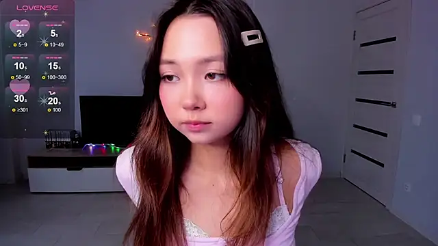 Fluffy Rose online show from September 29, 2025, 8:19 am