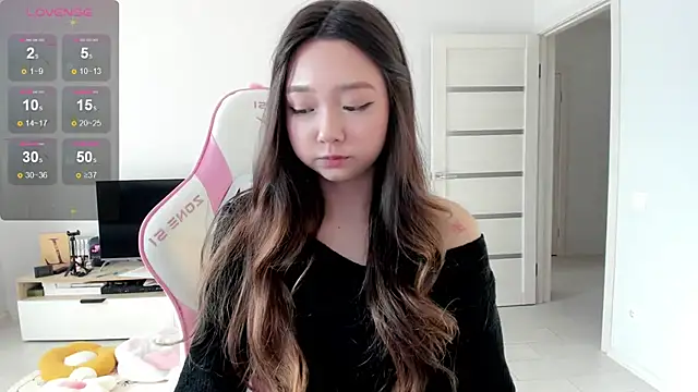 Snapshot of Fluffy_Rose chatting on June 2, 2026, 12:45 am Fluffy Rose online show from June 2, 2026, 12:45 am
