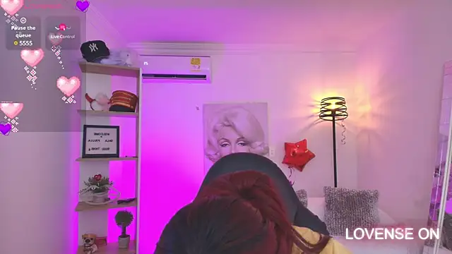 gabriiellaa   online show from March 10, 2025, 7:18 pm