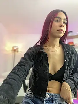 gabriiellaa   online show from March 14, 2025, 7:12 pm