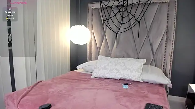 Snapshot of Kayla_stern_ chatting on November 1, 2025, 7:38 pm Kayla stern online show from November 1, 2025, 7:38 pm