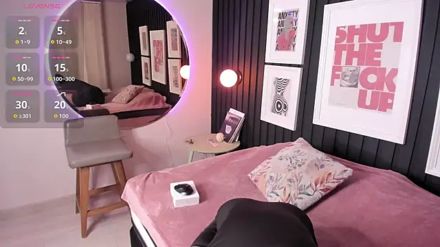 Snapshot of Kayla_stern_ chatting on November 6, 2025, 7:37 pm Kayla stern online show from November 6, 2025, 7:37 pm