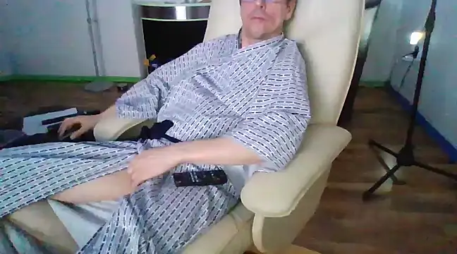 Minm666 online show from February 1, 2025, 4:14 am