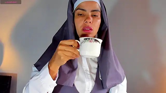 ClaraMariaMon online show from February 22, 2025, 3:25 pm