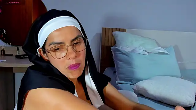 ClaraMariaMon online show from March 14, 2025, 10:05 pm