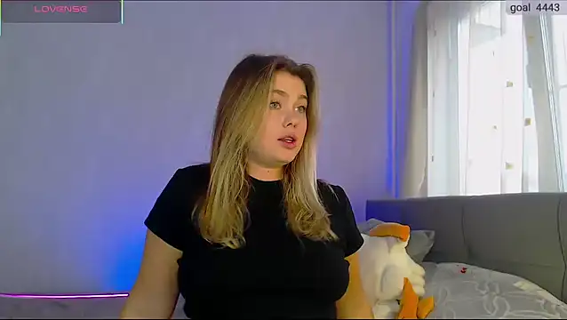 SuchCute online show from November 5, 2025, 2:55 am