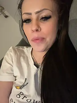 Highschoolpussy online show from January 17, 2025, 7:49 pm