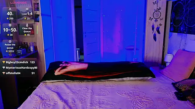 Evva Ross online show from November 6, 2025, 5:47 pm